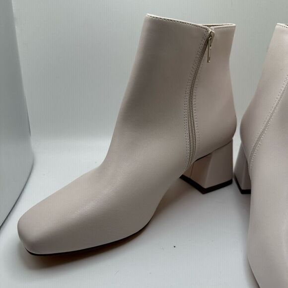 CUSHIONAIRE Women's Nexus dress heel boot +Memory Foam 9 WHITE - Picture 7 of 7